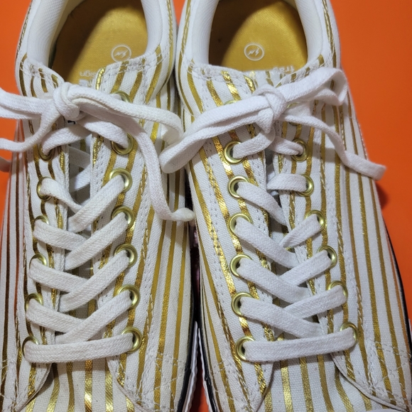 Converse Fragment - Picture 3 of 7